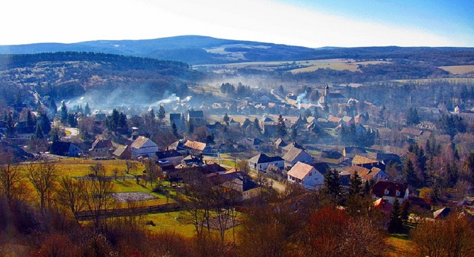 BAKONYBÉL – KŐRIS-HEGY – ZIRC TÚRAÚTVONAL BAKONYBÉL – KŐRIS-HEGY – ZIRC TÚRAÚTVONAL
