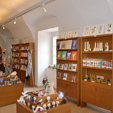 MONOSTORI AJÁNDÉKBOLT Galéria