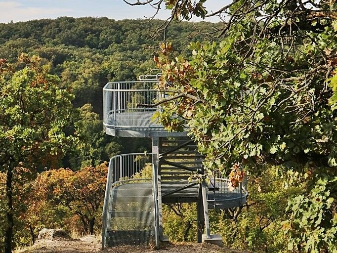 KÁROLYI LOOKOUT TOWER - GAJA CANYON KÁROLYI LOOKOUT TOWER - GAJA CANYON