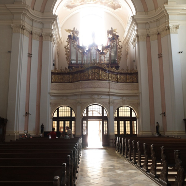 BAZILIKA Galéria