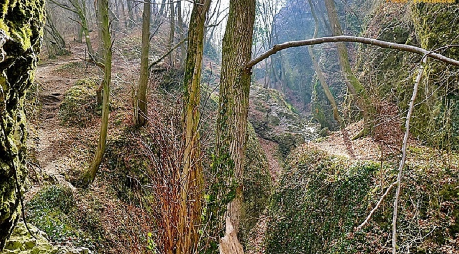 KŐMOSÓ-SZURDOK KŐMOSÓ-SZURDOK