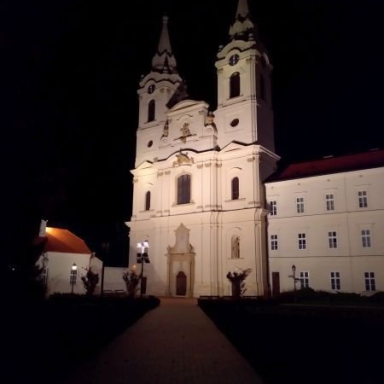 NYEREMÉNYEK ÉS KEDVCSINÁLÓ KÉPEK Galéria
