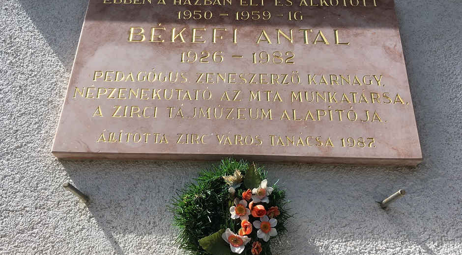 EMLÉKTÁBLÁK EMLÉKTÁBLÁK