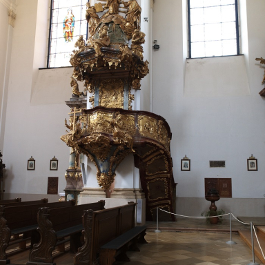 BAZILIKA Galéria