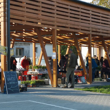 Zirci Piac