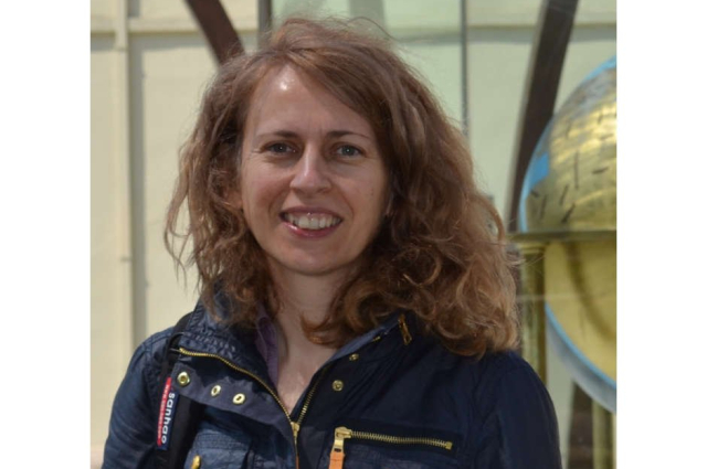 MELINDA AL-RAWINÉ KŐVÁRI